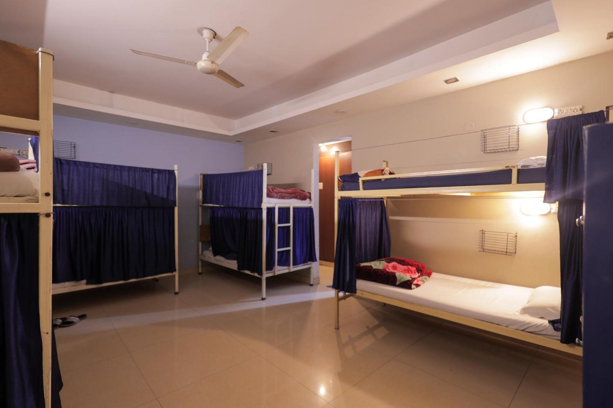 Hostel Amigosindia Neu-Delhi Exterior foto